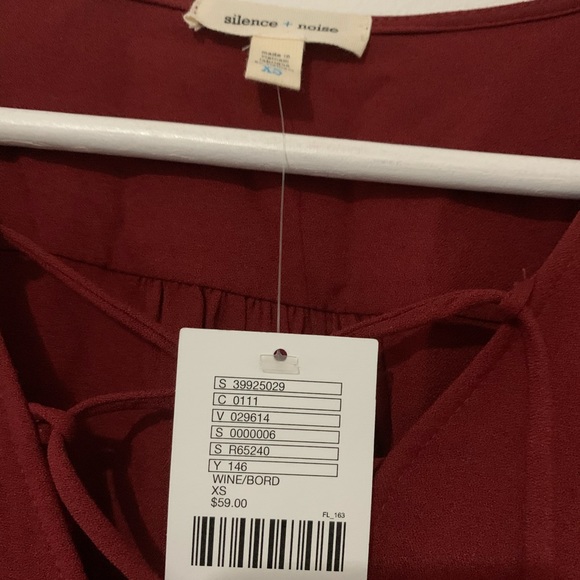 🌹3/$20 NWT URBAN OUTFITTERS lace up surplice Top - Picture 3 of 5